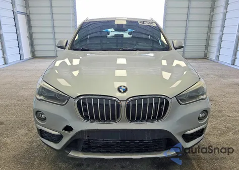 2017 BMW X1 xDrive28I z USA, uszkodzony, nr VIN WBXHT3C39H5F82248
